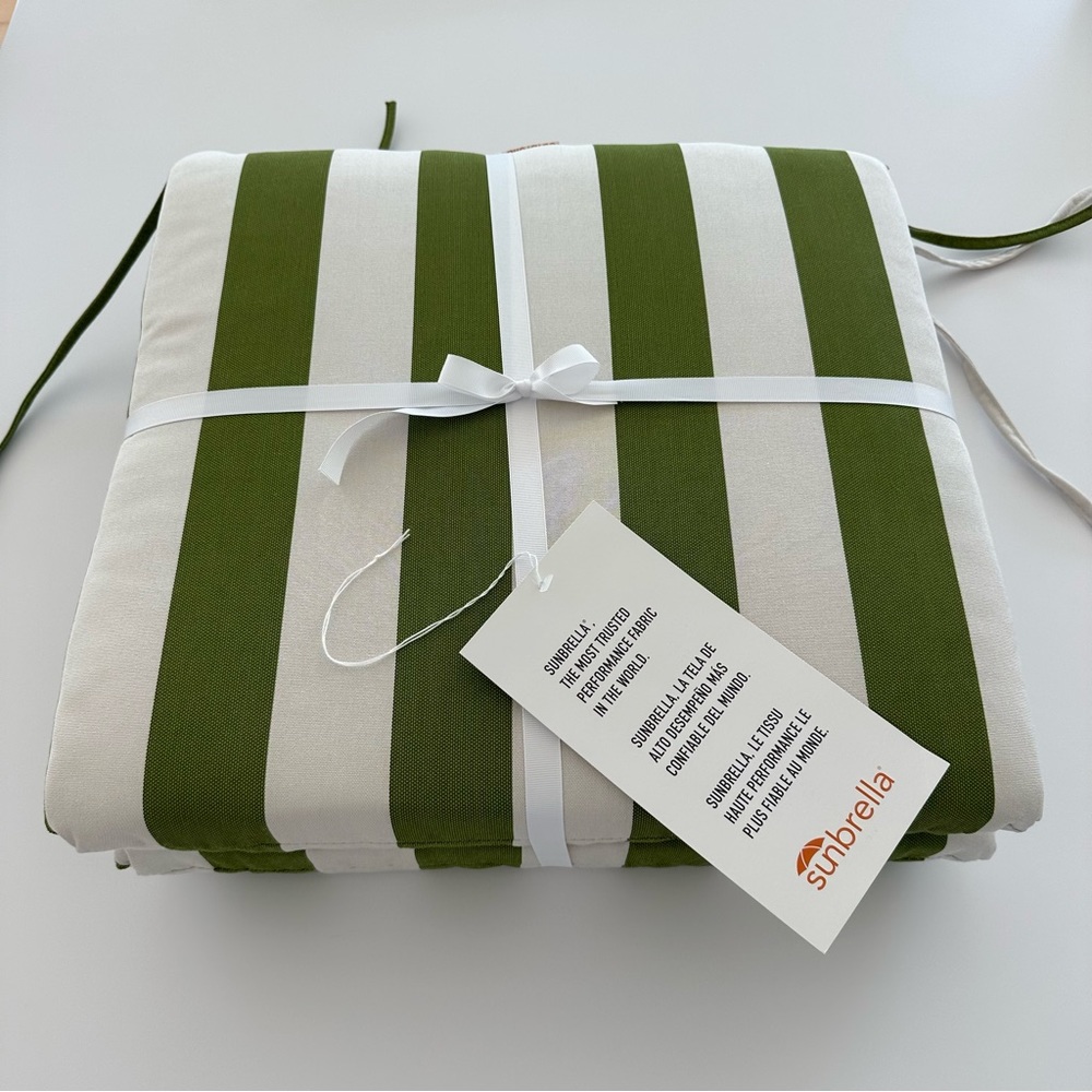 NWT Set of 2 Sunbrella Outdoor Seat Cushions with Ties